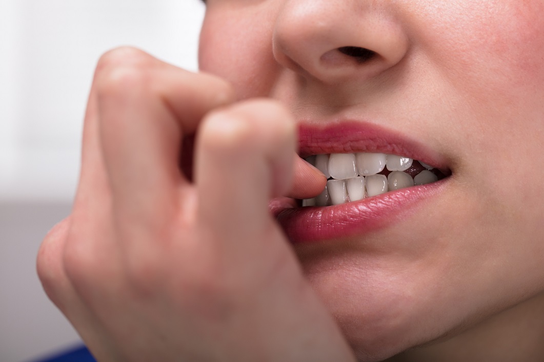 6 Habits That Harm Your Teeth